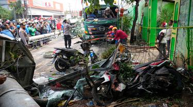 Penampakan Kecelakaan Maut di Bekasi, Truk Kontainer Hantam Halte Sekolah dan Tewaskan 10 Orang