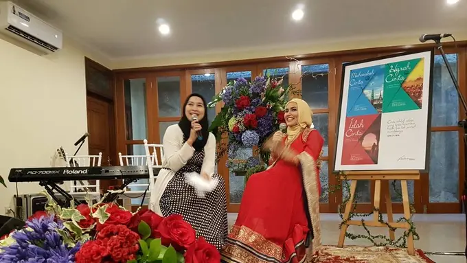 [Bintang] Setelah Jadi Novel, Dini Fitria Berharap Islah Cinta Difilmkan