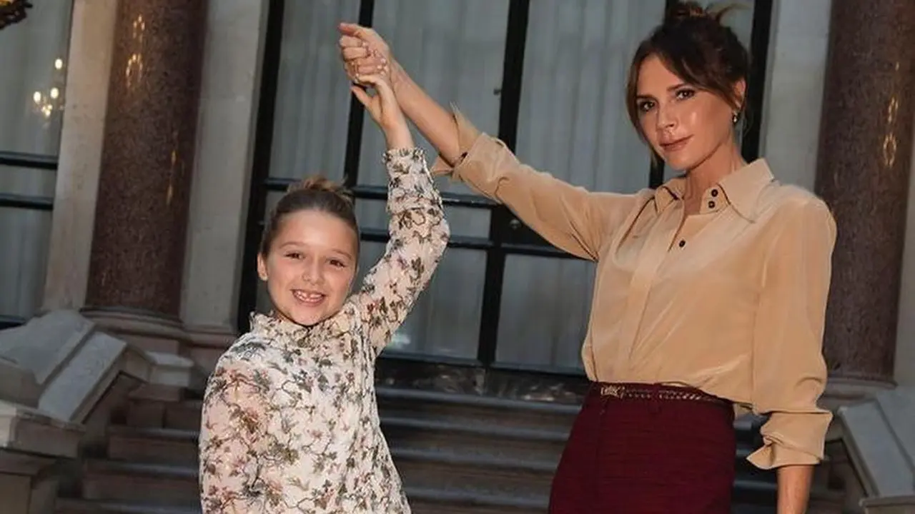 Gaya Anak Victoria Beckham yang Curi Perhatian di London Fashion Week