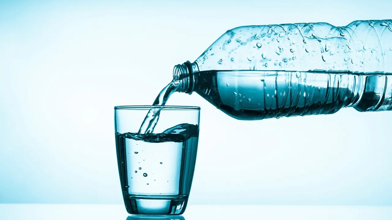 Ilustrasi air minerall