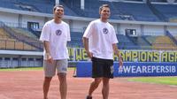 Al Hamra Hehanussa dan Muhammad Rezaldi Hehanussa, pemain Persib Bandung. (Dok. ileague.id)