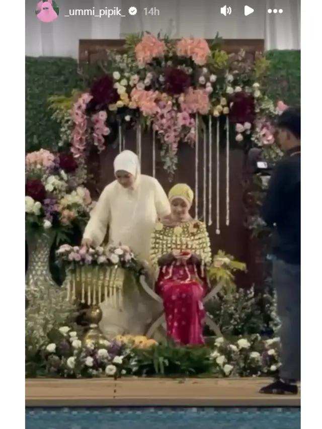 7 Potret Pengajian dan Siraman Tujuh Bulan Kehamilan Adiba Khanza, Dekorasi Menawan