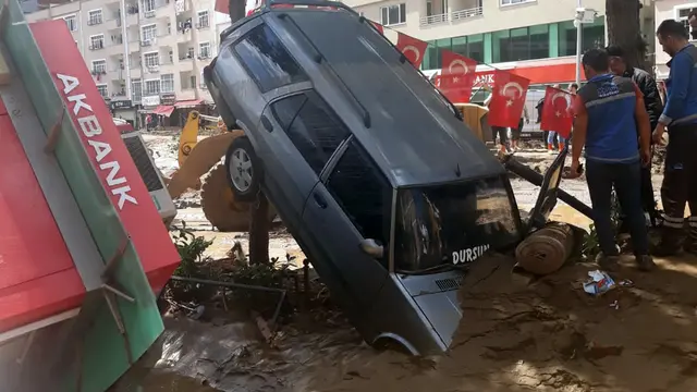 Banjir Landa Giresun Turki, Enam Orang Tewas