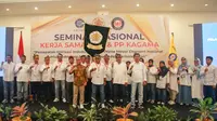 Anwar Sanusi melantik pengurus Kagama Sulawesi Tenggara Kendari dan Buton periode 2023-2028.