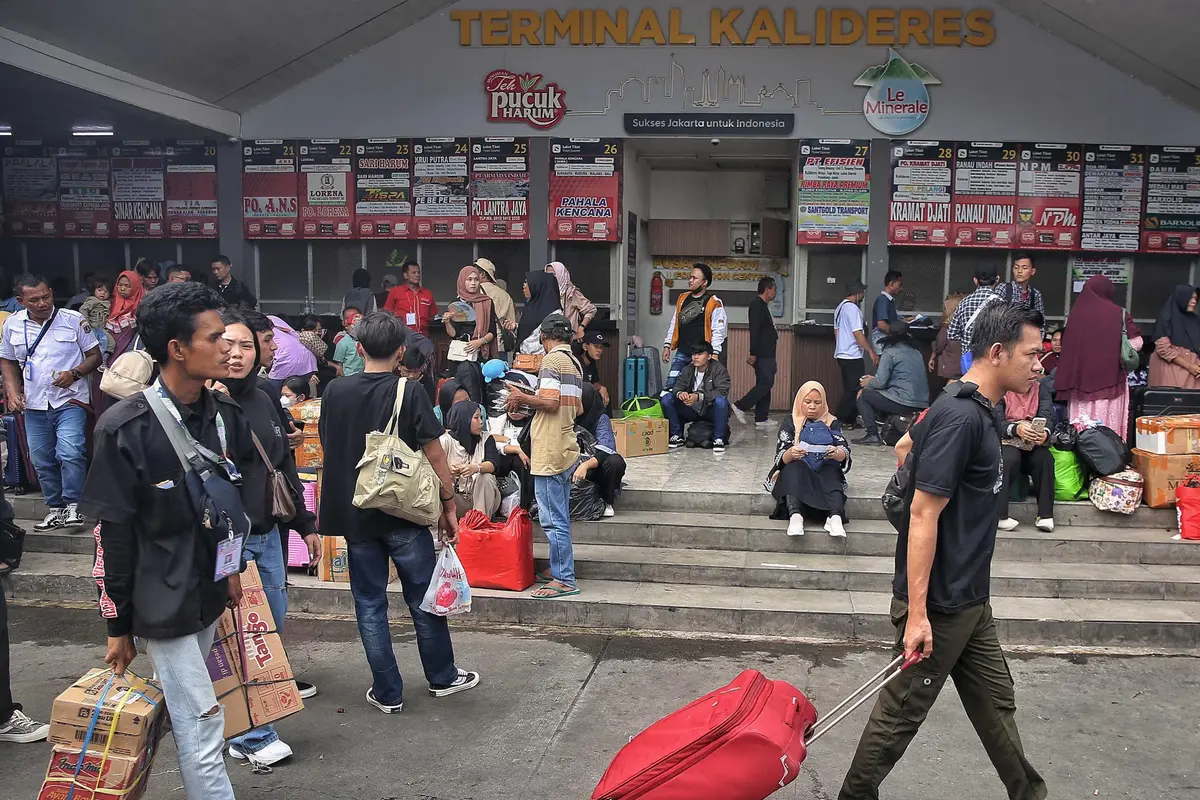 Terminal Kalideres Jakarta Diserbu Ribuan Pemudik