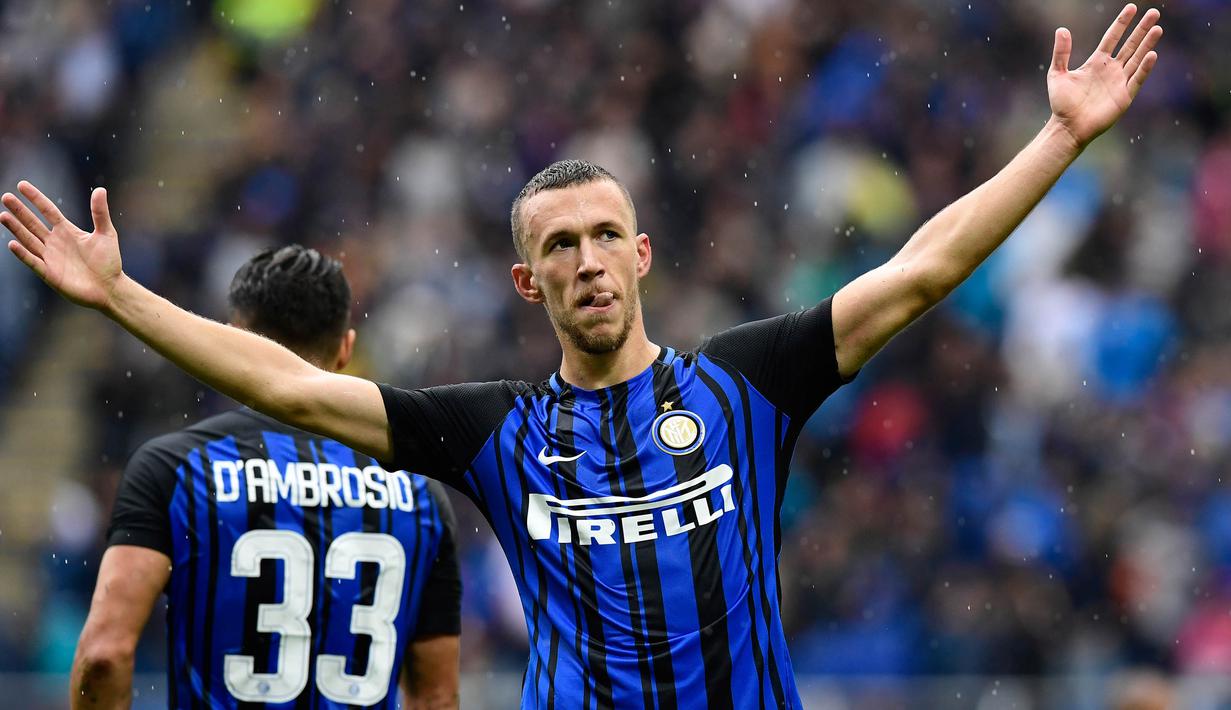 4. Ivan Perisic (Inter Milan) – Gagal pindah ke MU membuat bintang Kroasia ini tidak tampil di Liga Champions. Tetapi jika pindah pada Januari dirinya masih bisa didaftarkan untuk ikut liga antar klub terbaik Eropa tersebut. (AFP/Miguel Medina)