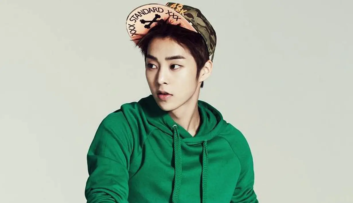 Hal itu, Xiumin sampaikan melalui surat yang ditulisnya. "Walaupun saya ingin menerima semua hadiah yang kalian berikan tapi apa yang bisa saya lakukan, ketika tak ada tempat lagi di rumah untuk menaruh hadiah dari kalian," ujarnya. (Foto: allkpop.com)