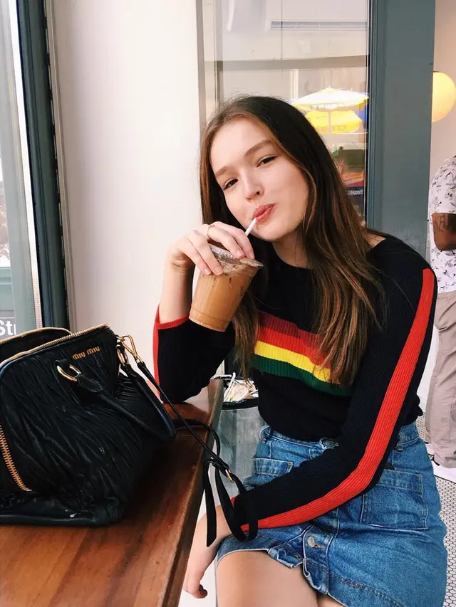 6 Potret Maddison Brown, Gadis yang Dikabarkan Kekasih Baru Liam Hemsworth