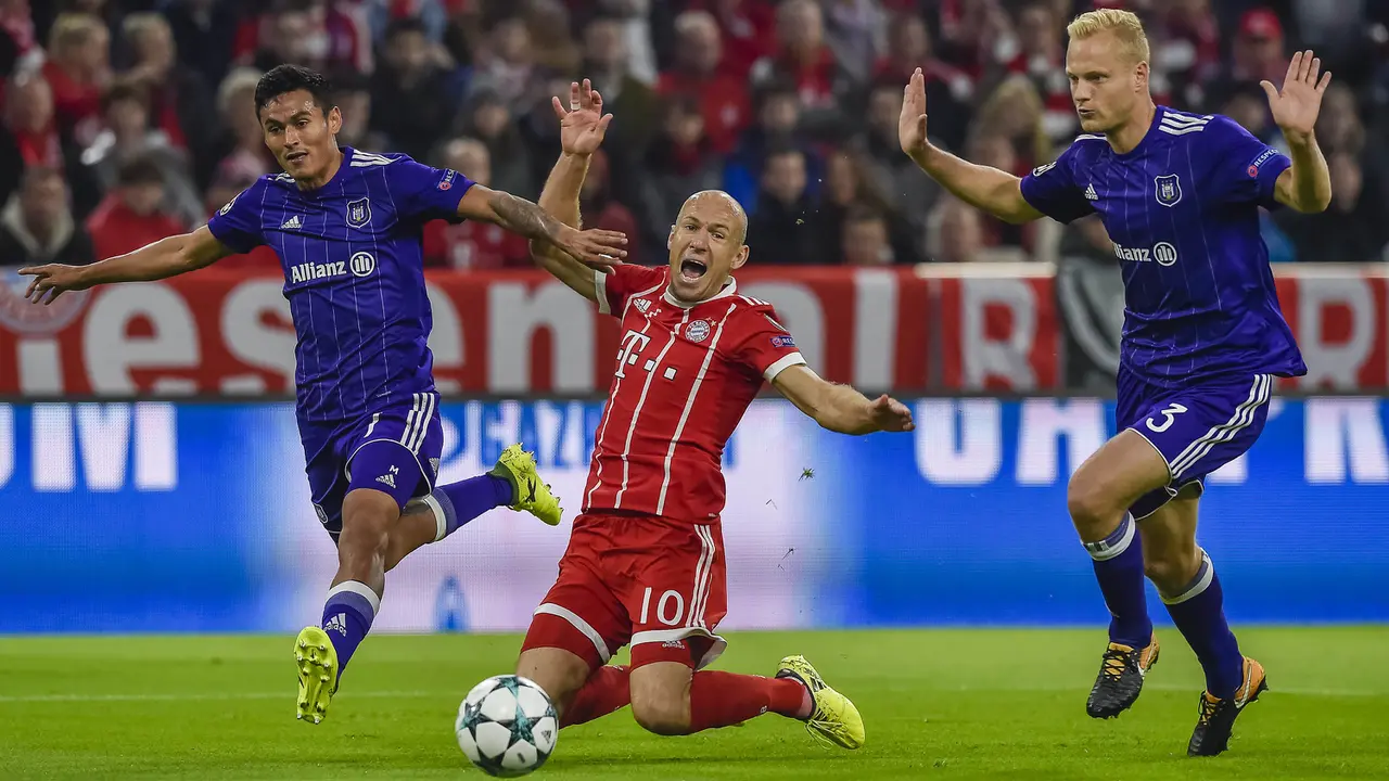 FOTO: Bayern Munchen Bungkam 10 Pemain Anderlecht