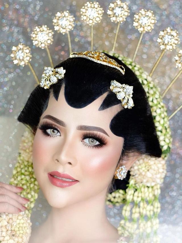 6 Potret Bella Bonita Dandan Bak Pengantin, Ramai Isu Segera Dinikahi Denny Caknan