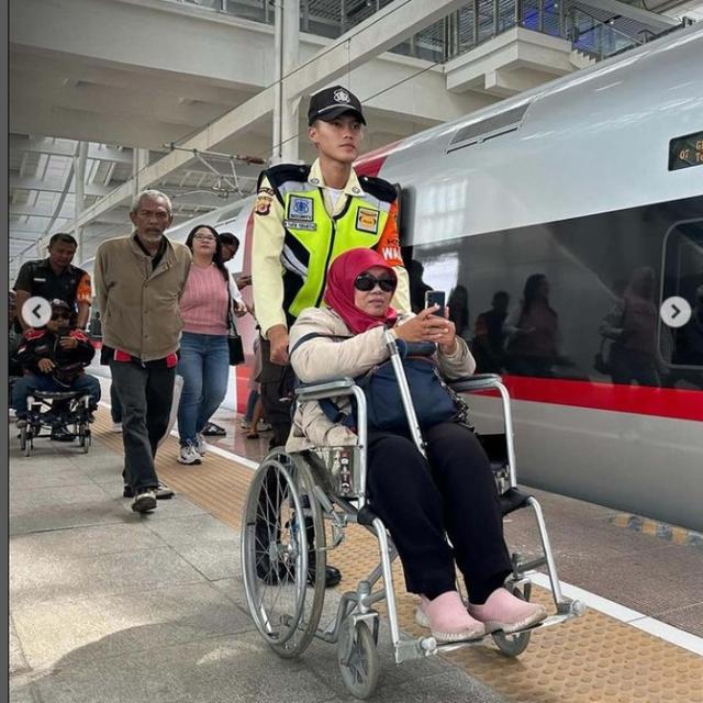 Kereta Cepat Whoosh Gandeng Pemprov Jabar Fasilitasi Komunitas Disabilitas Naik KCIC