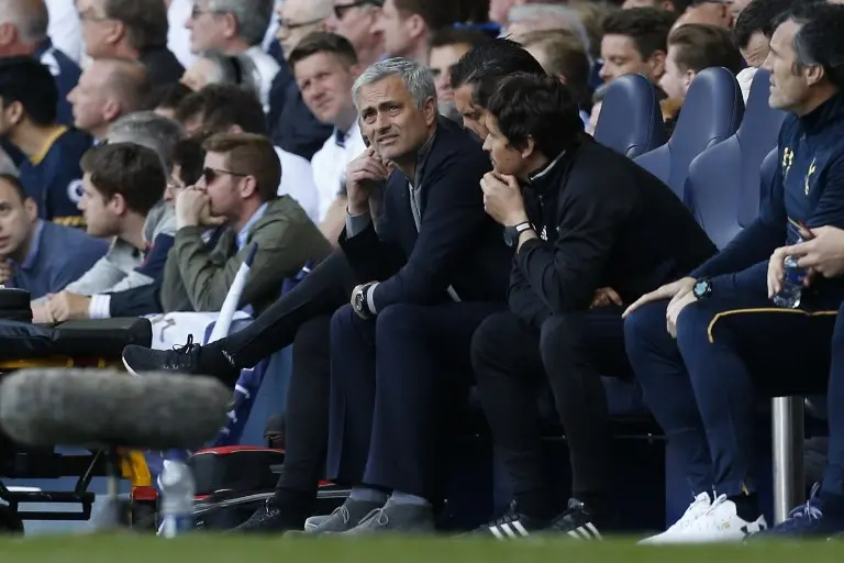 Jose Mourinho mengaku hanya fokus ke Liga Europa setelah takluk dari Tottenham Hotspur. (AFP/Ian Kington)