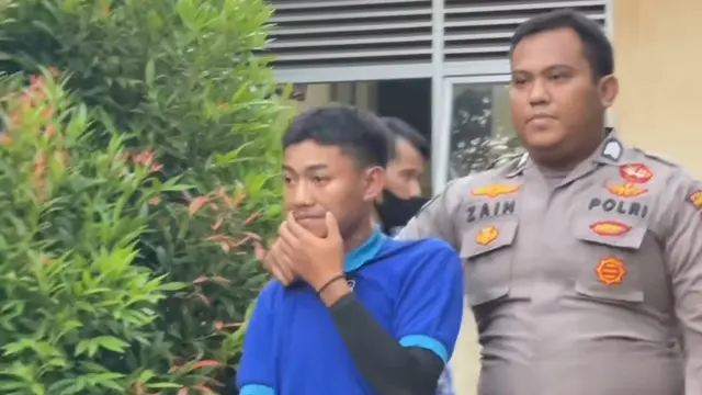 Pelaku pelecehan seksual di Atlantis Ancol digiring polisi. (Foto: Instagram)