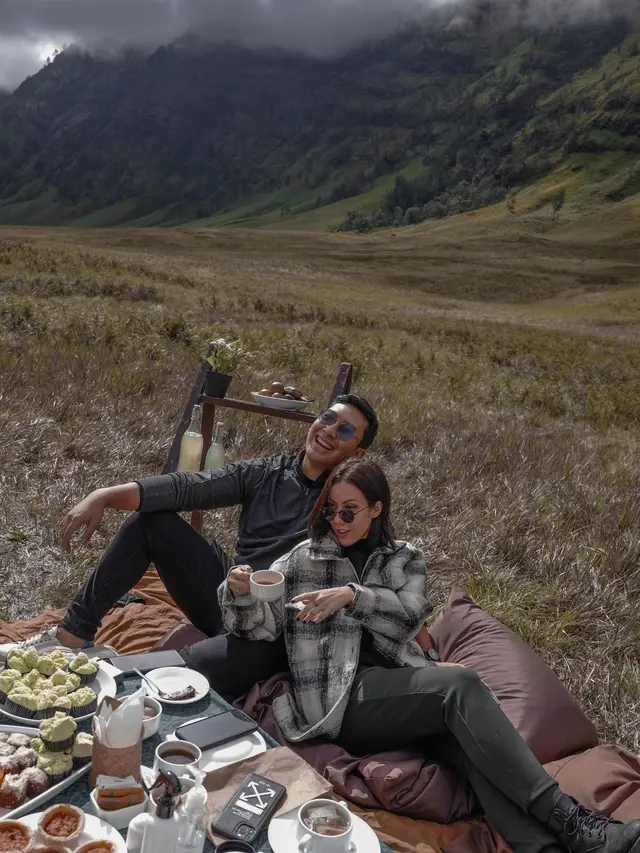 Tampil Mesra, Ini 6 Potret Darma Anak Tommy Soeharto dengan Patricia Schuldtz