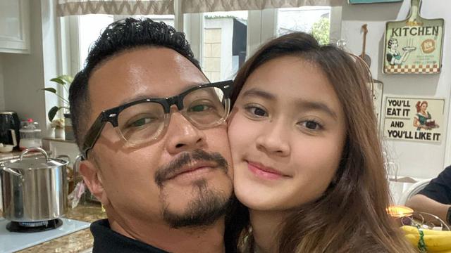 8 Momen Kompak Ferry Maryadi dan Anak Perempuannya, Jadi Sorotan Netizen