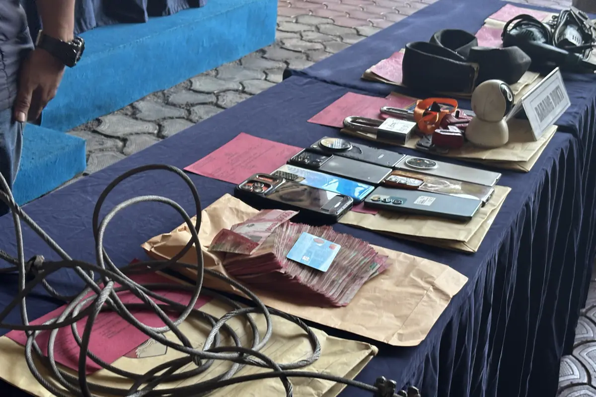 Barang bukti penyekapan tiga karyawan di Jakpus