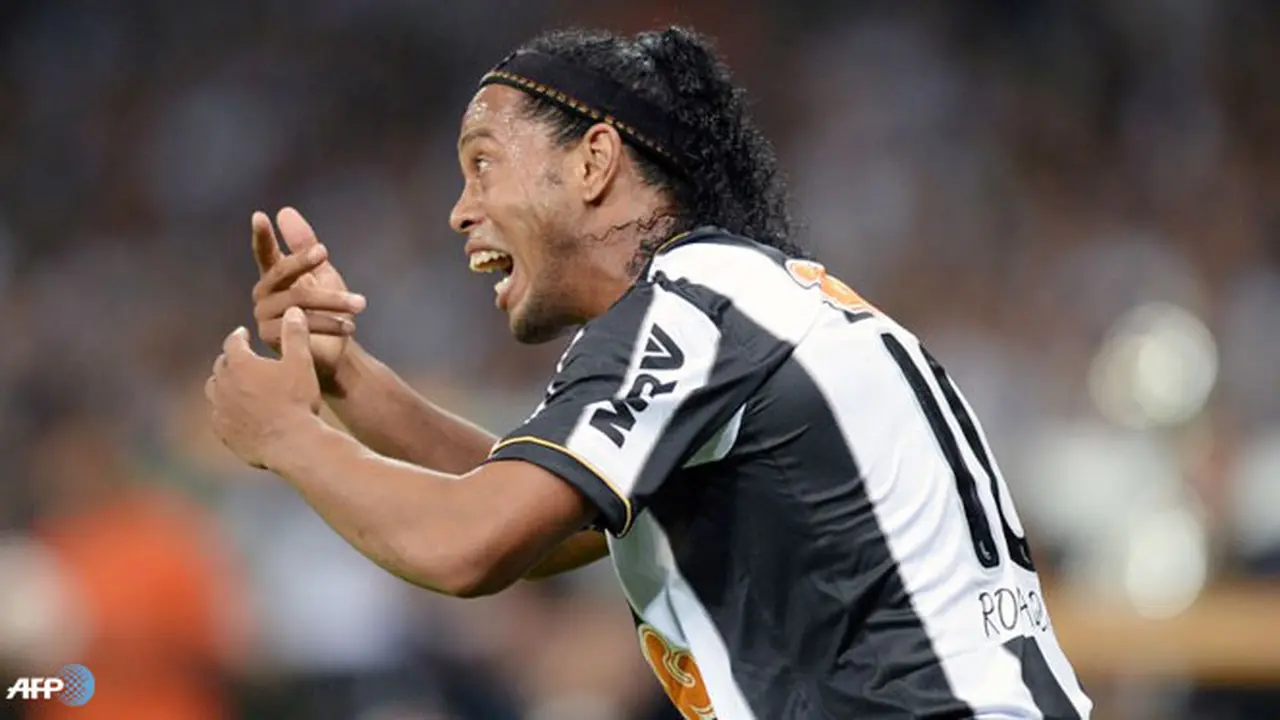 ronaldinho-130725c.jpg