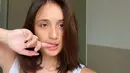 8 tahun aktif wara wiri di dunia seni peran, tak dielakkan jika nantinya Gabriella Desta didapuk jadi peran utama baik di sinetron, serial, atau film layar lebar. Sang ayah tahu kehidupan menjadi publik figur, Gabriella Desta ungkap jika ia sempat tak direstui sang ayah karena banyak pertimbangan, salah satunya pendidikan. Saat pertama kali jadi figuran pun, Gabriella ceritakan kiprahnya itu kepada sang bunda. Merintis karier sendiri tanpa bawa nama ayah, Gabriella Desta makin bersinar. (Liputan6.com/IG/@gabrielladestaaa_)