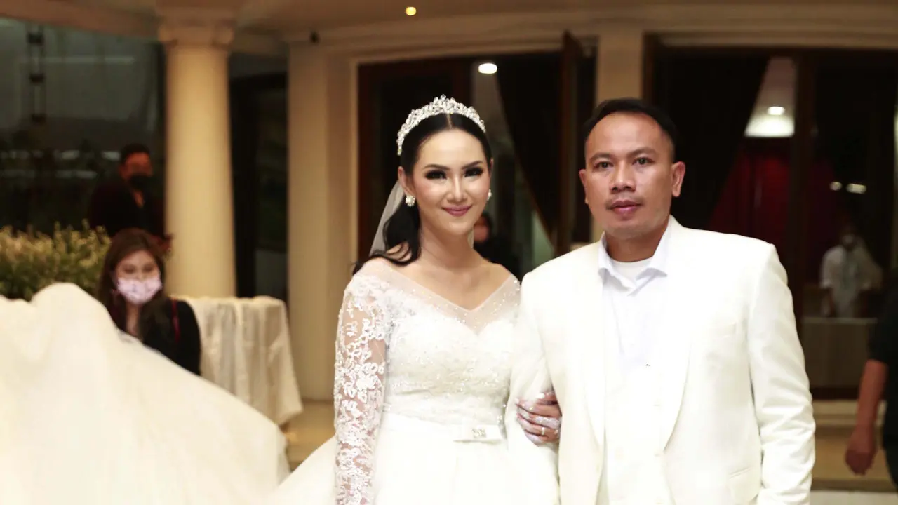 Pernikahan Vicky Prasetyo dan Kalina Oktarani
