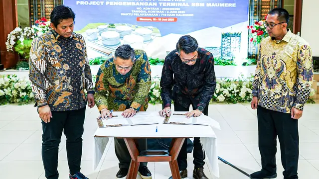 PT Pertamina Patra Niaga resmi memulai Proyek Pengembangan Terminal BBM Maumere sebagai bentuk komitmen memperkuat keandalan pasokan energi nasional, terutama di wilayah timur Indonesia.Dok Pertamina