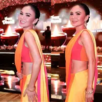 Yuni Shara Dibalut Kain Sari khas Perempuan India. [@yunishara36]