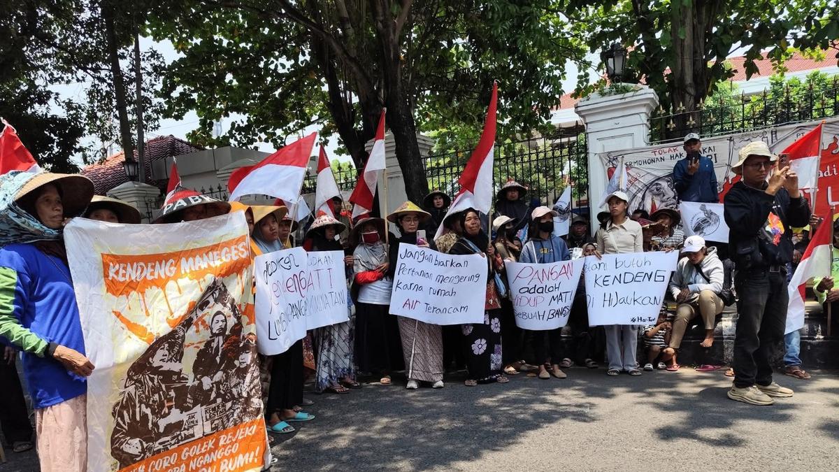Peringatan Hari Tani Nasional, Petani di Pati Demo Protes Pegunungan Kendeng Rusak dan Marak Tambang Liar