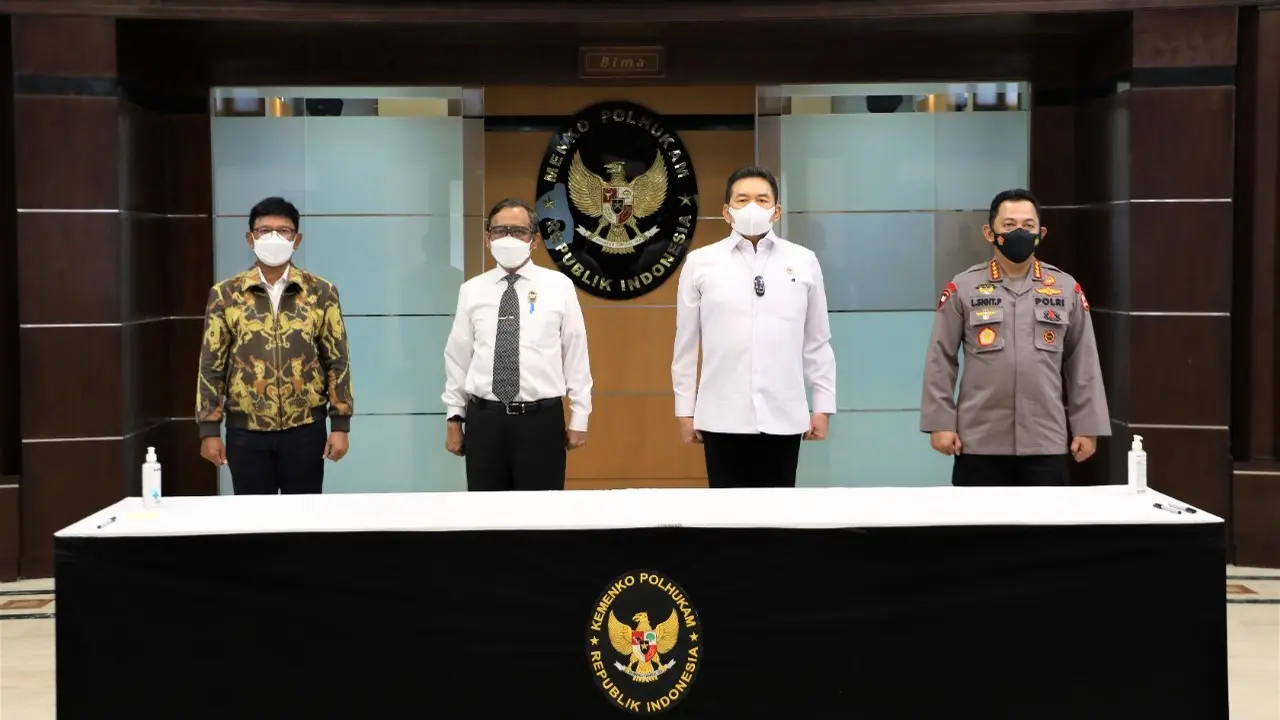 Penandatangan SKB Pedoman UU ITE