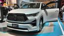 Kijang generasi ketujuh memiliki perubahan yang sangat besar. Sistem penggerak dari RWD menjadi FWD, mesin hybrid, rangka monokok, hingga fitur-fitur keselamatan aktif sudah hadir di Kijang generasi ketujuh. Mobil yang baru meluncur di tahun 2022 ini memiliki dua varian mesin, yaitu 2.000cc bensin dan 2.000cc hybrid dengan efisiensi tinggi. Nama resmi mobil ini adalah Toyota Kijang Innova Zenix.