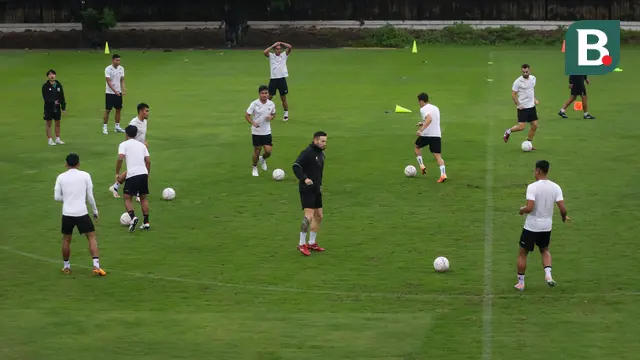 Foto: Timnas Indonesia Kena Kecoh Hujan saat Latihan Jelang Hadapi Vietnam di Piala AFF 2022, Sudah Balik tapi Ditelpon Kembali ke Lapangan