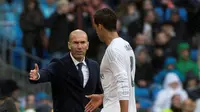 Dapat Kartu Merah, Raphael Varane Kecam Keputusan Wasit