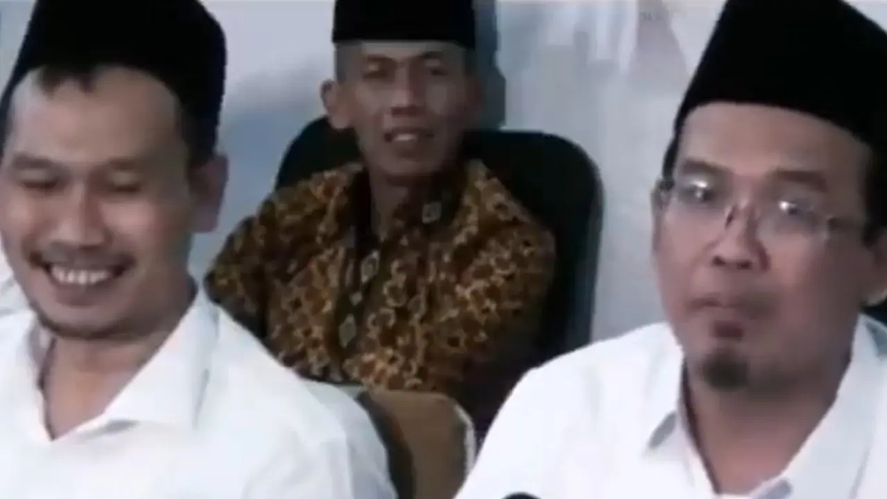 Gus Baha dan Gus Anam (SS: YT Manah Salim)