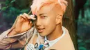 BigHit selaku agensi dari BTS pun belum meberikan pernyataan penyebab RM mengalami kondisi itu. Mungkin saja kondisi itu adalah bawaan sejak lahir. (Foto: Allkpop.com)