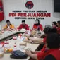 Para pimpinan partai non parlemen mendatangi DPD PDIP Jatim jelang Pilkada 2024. (Dian Kurniawan/Liputan6.com)