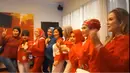 Masih momen Agustusan, para artis ini berkumpul dengan mengenakan dress code merah dan putih. Tampak, keseruan begitu terlihat dari video yang diunggah di kanal Youtube Nourma Yunita Channel yang dipublikasi 4 September. [Youtube/Nourma Yunita]
