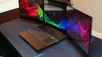 Razer Project Valerie merupakan laptop gaming pertama di dunia dengan tiga buah layar monitor. (Sumber: CNET)