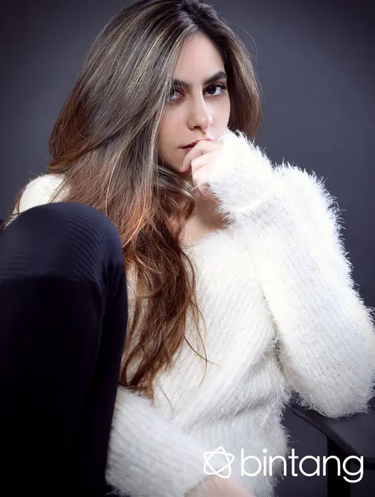 Sebagai anak artis, Valerie Thomas tidak memungkiri bangga terlahir sebagai anak artis. Terlebih, ayahnya seorang artis yang menginspirasi banyak orang. (Nurwahyunan/Bintang.com)