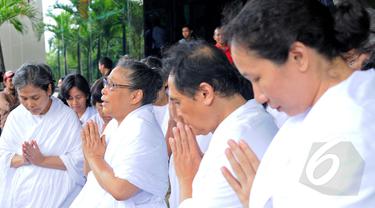 Lia Eden Meninggal, Begini Lika-liku Hidupnya hingga ...