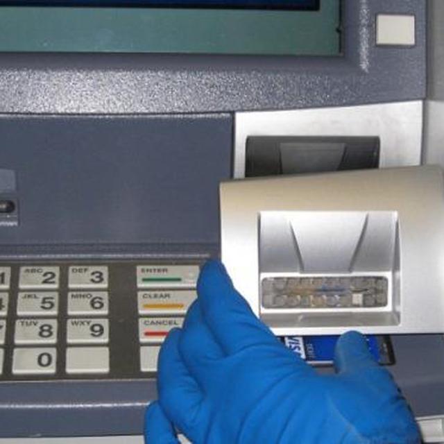 5 petani nekat bobol atm dekat kompleks