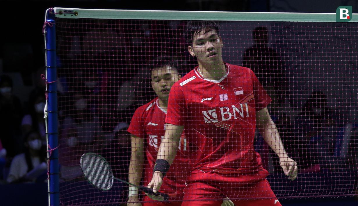 Ganda putra Leo Rolly Carnando/Daniel Marthin harus mengakui keunggulan pasangan Demark unggulan ke-8, Kim Astrup/Anders Skaarup Rasmussen dalam laga yang berlangsung selama 1 jam 16 menit. Leo/Daniel takluk dalam 3 game, 18-21, 21-16 dan 15-21. (Bola.com/Bagaskara Lazuardi)
