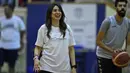 Fatima yang juga seorang atlet wanita Bahrain ini  memiliki sabuk hitam di Taekwondo dan telah menjadi bagian dari tim renang pertama. (AFP/Mazen Mahdi)