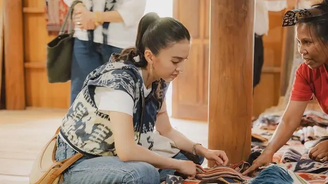 Raline Shah di Desa Adat Prailiu, Sumba (Instagram/@ralineshah)