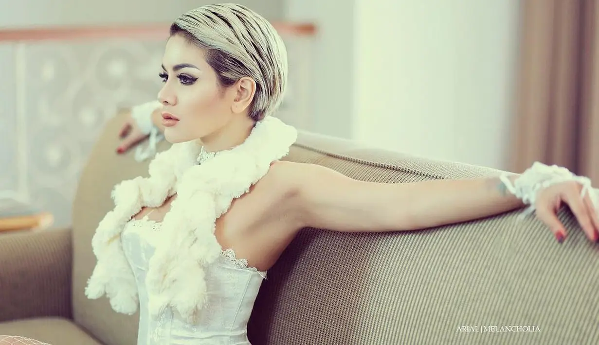 Nikita Mirzani juga sering menuai komentar-komentar pedas dari warganet. Terkadang ia meladeni komentar haters yang menyerangnya. (Foto: instagram.com/nikitamirzanimawardi_17)