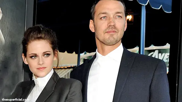 2. Kristen Stewart dan Rupert Sanders – Snow White and the Huntsman