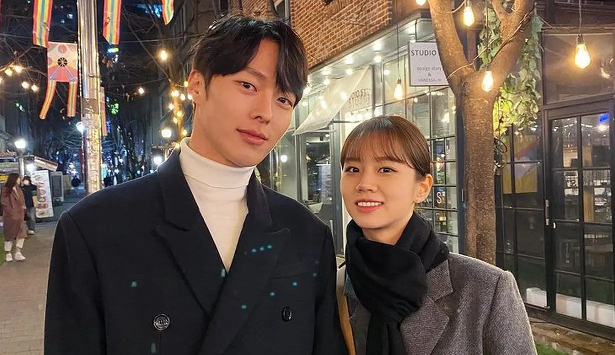 Selain lucu Jang Ki Yong ternyata juga diakui sebagai seorang pekerja keras dan bersemangat. "Dia juga sangat pekerja keras, dia selalu mencoba untuk menutupinya saat dia sedang capek. Itu membuat saya khawatir kepadanya. Dia pasti sangat lelah," tutur Lee Hye Ri. (Foto: Instagram/juanxkui)