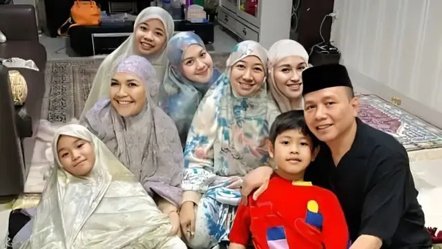 8 Potret Kedekatan Ayu Ting Ting dan Keluarga Calon Suami, Curi Perhatian