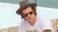 Jadi Bintang Iklan, Harry Styles Pamerkan Tato-tatonya