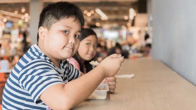 Anak Obesitas Rentan Kolesterol Tinggi? (Kwanchai C/Shutterstock)