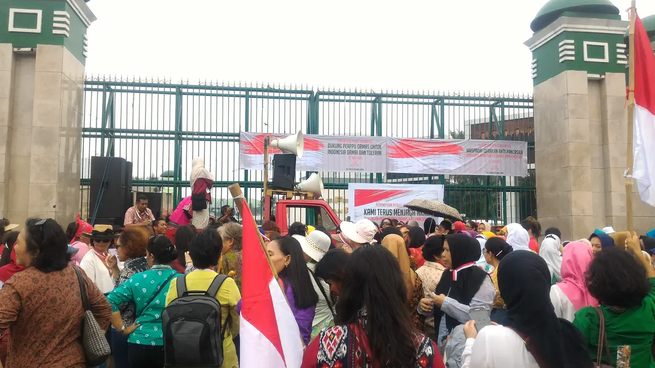 Ibu Ibu Demo Dukung Perppu Ormas