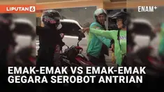 Adu mulut antara dua emak-emak viral di media sosial. Insiden terjadi di sebuah SPBU saat mengantri BBM. Emak-emak berbaju hitam tak terima antriannya diserobot emak-emak berbaju hijau.