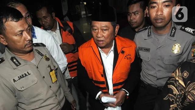 Ekspresi Bupati Sidoarjo Saiful Ilah  Saat Ditahan KPK